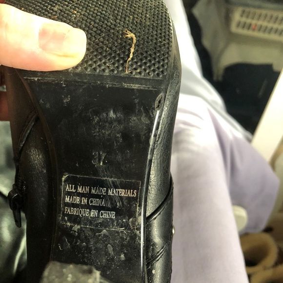 Black boots stud details - Picture 2 of 10